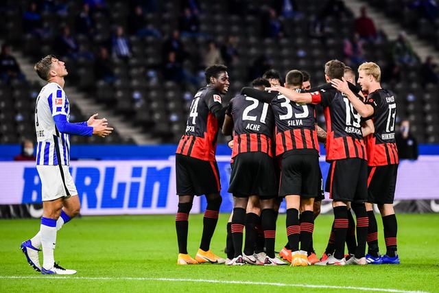 阿伦25+20骑士负热火 步行者大胜送活塞4连败